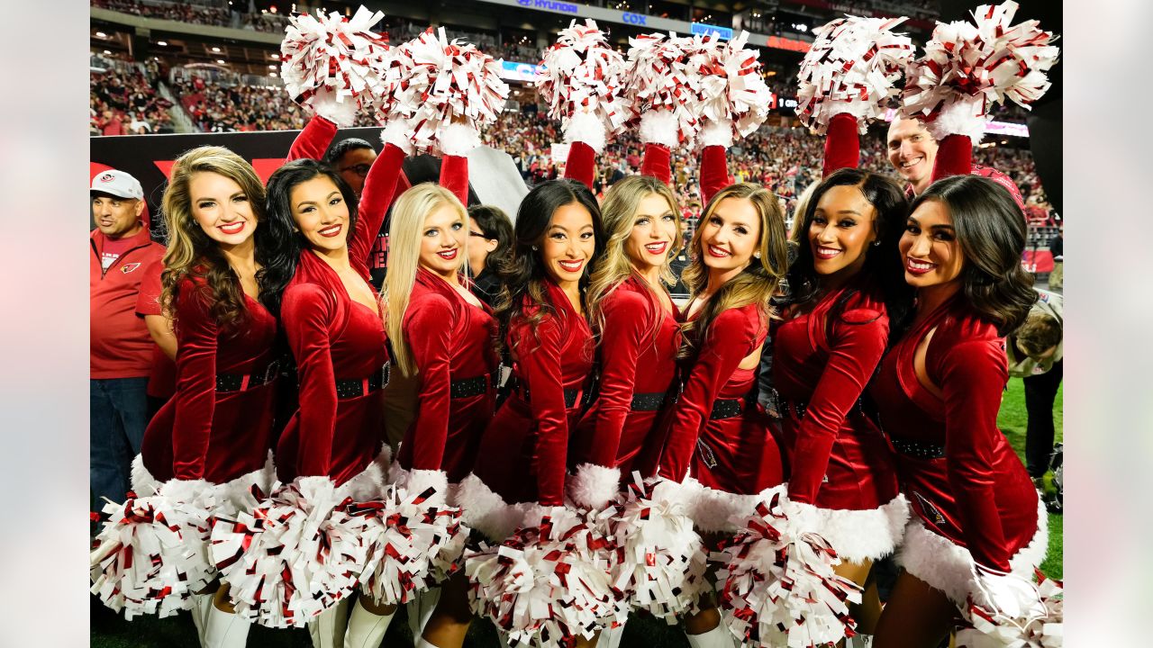 PHOTOS: Cheerleaders At The Buccaneers Game