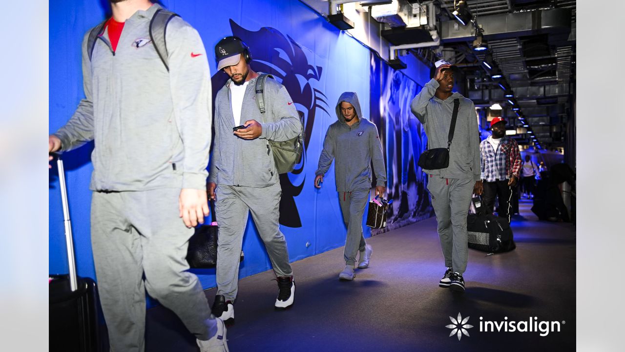 ARRIVAL PHOTOS: Cardinals Arrive For The Panthers Game