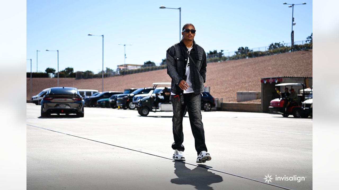 ARRIVAL PHOTOS: Cardinals Arrive For The Seahawks Game