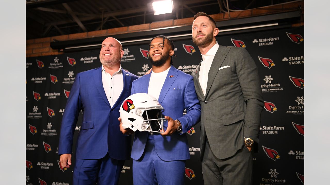 Kyler Murray's pre-game suit is ______. 