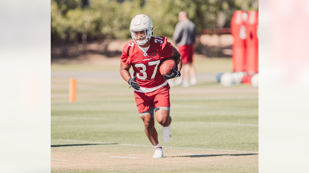 Cardinals rookie offensive linemen Lecitus Smith, Marquis Hayes