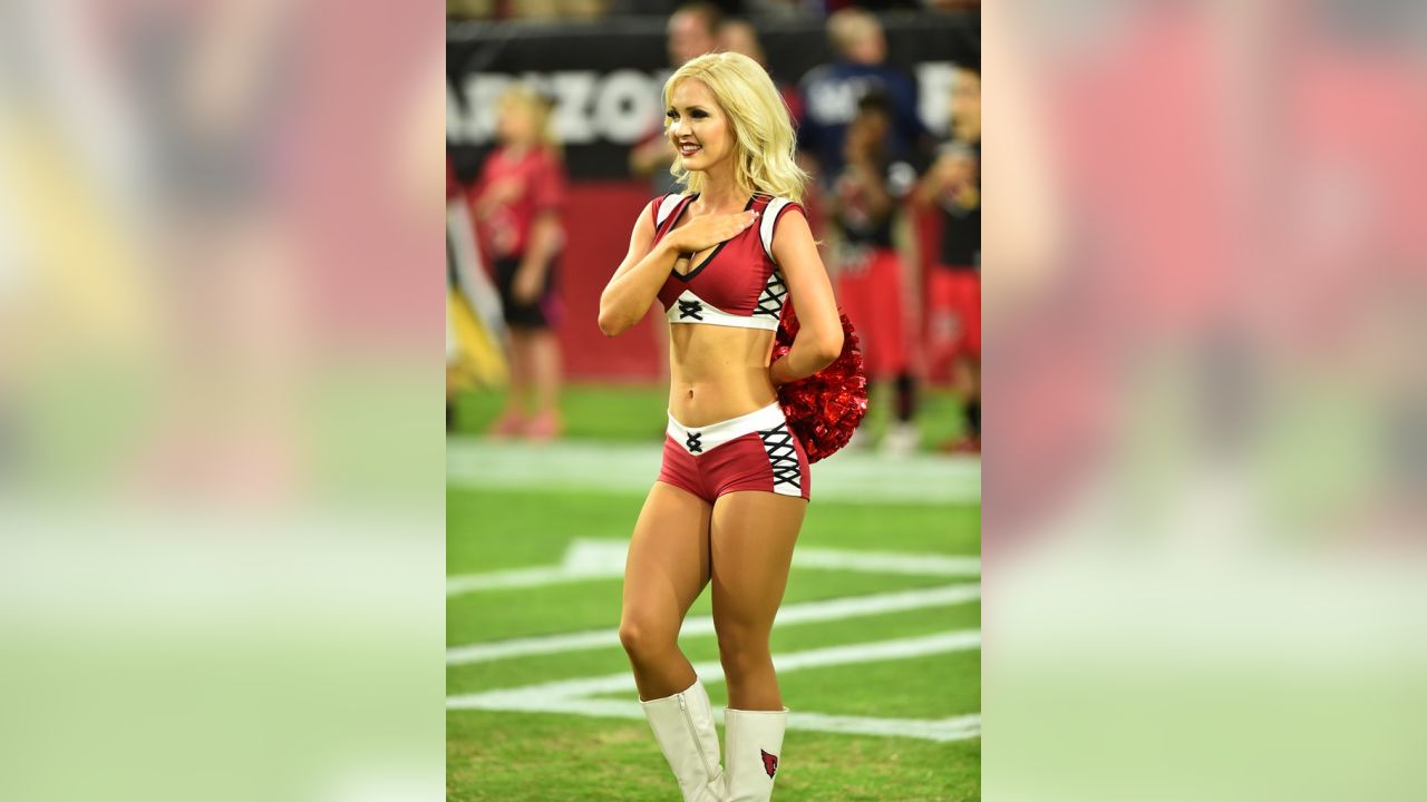 Titans Cheerleader Spotlight: Andrea