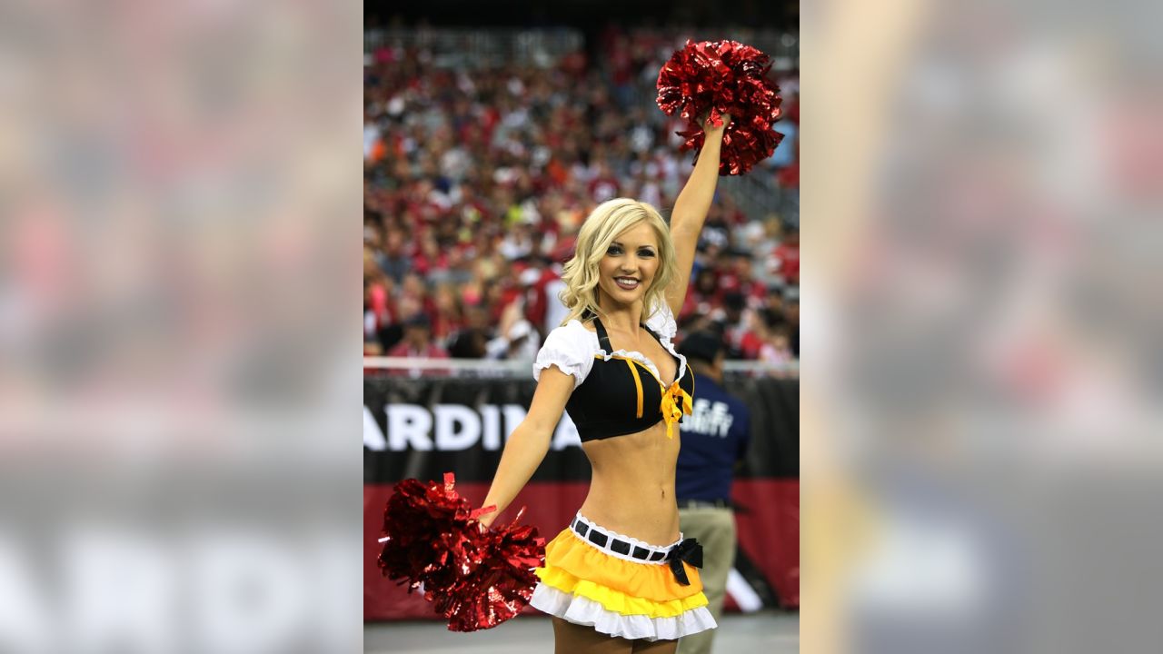 Titans Cheerleader Spotlight: Andrea