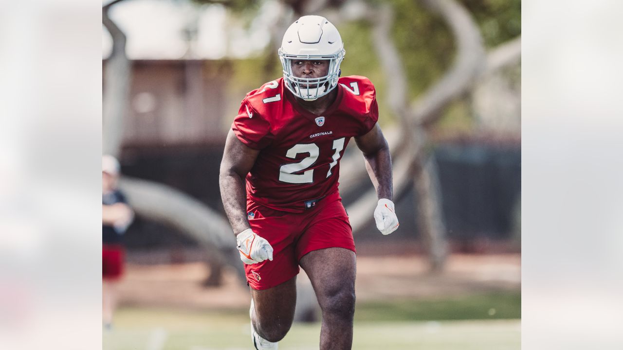 Arizona Cardinals giving rookie OL Lecitus Smith look at center