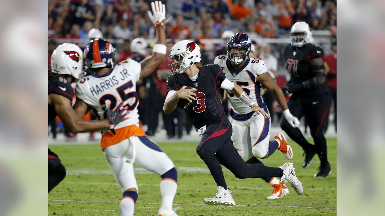 Las Vegas Raiders defensive end Chandler Jones (55) during the first half  of an NFL football game against the Denver Broncos, Sunday, Oct 2, 2022, in  Las Vegas. (AP Photo/Rick Scuteri Stock