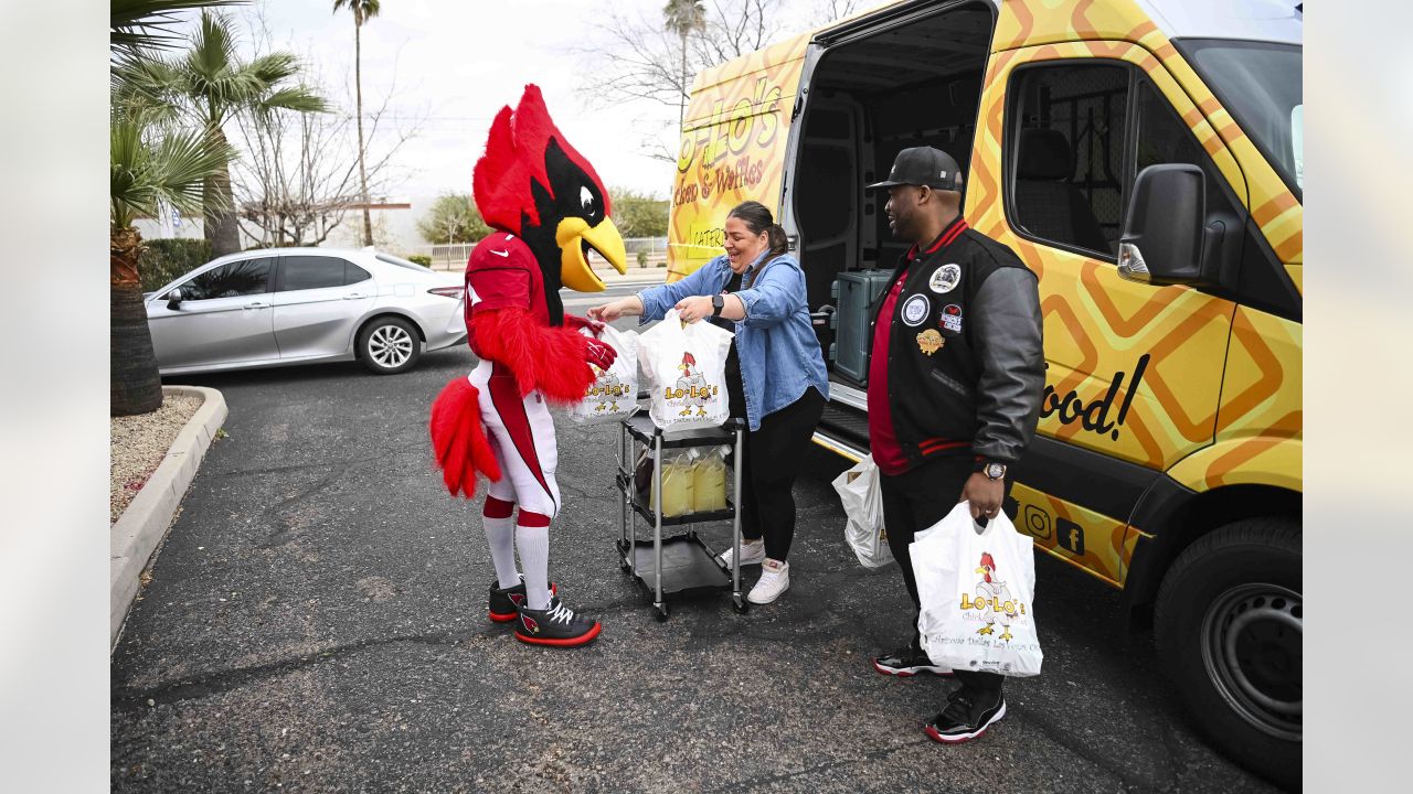 Chicken and waffles, other new stadium food at Arizona Cardinals games