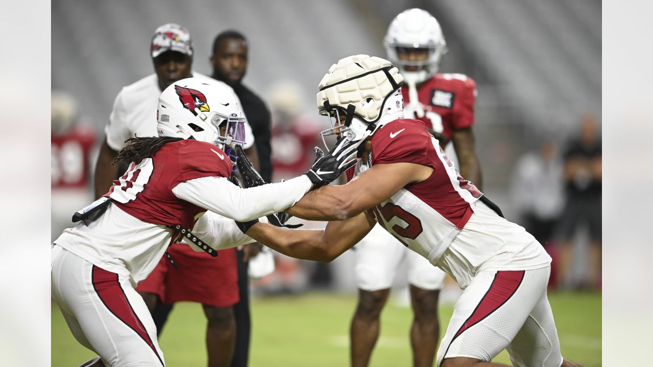 Cardinals star backer Isaiah Simmons growing comfortable with green dot