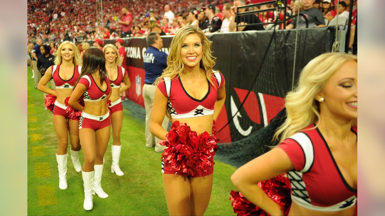 Team Spotlight: KC Chiefs Cheerleaders' New Red Uniforms