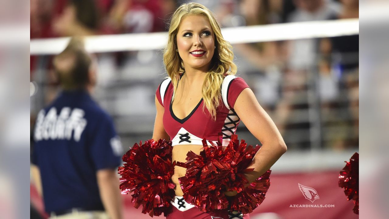 Meet Jacqueline: Software Engineer and Former Arizona Cardinals Cheerleader  - Science Cheerleaders