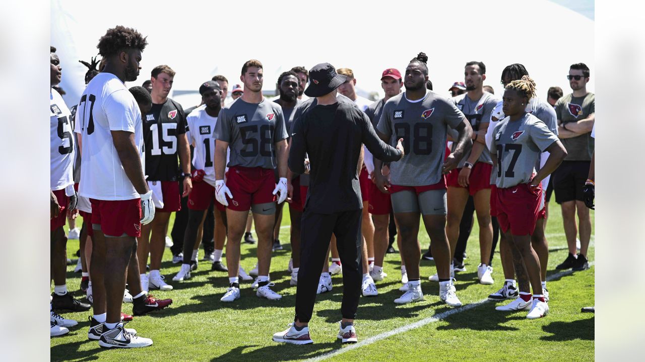 Arizona Cardinals rookie Jon Gaines II works out during an NFL football  mini camp, Friday, May 12, 2023, in Tempe, Ariz. (AP Photo/Matt York Stock  Photo - Alamy