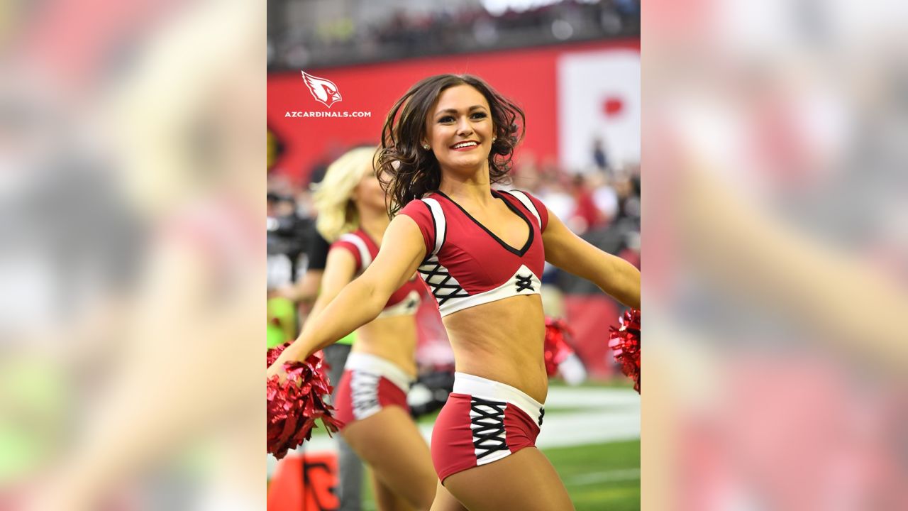 Small-town girl living out pro cheer dream with Cardinals