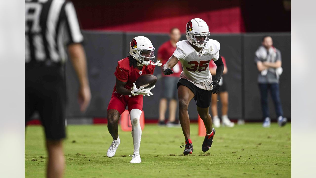 Arizona Cardinals rookie Jon Gaines II works out during an NFL football  mini camp, Friday, May 12, 2023, in Tempe, Ariz. (AP Photo/Matt York Stock  Photo - Alamy