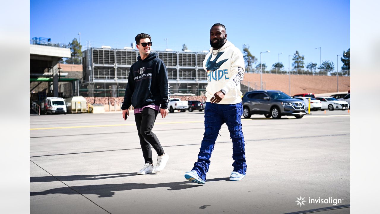 ARRIVAL PHOTOS: Cardinals Arrive For The Seahawks Game