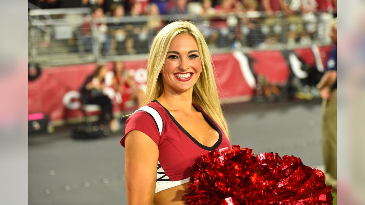 Team Spotlight: The Redskins Cheerleaders Throwback Uniforms!