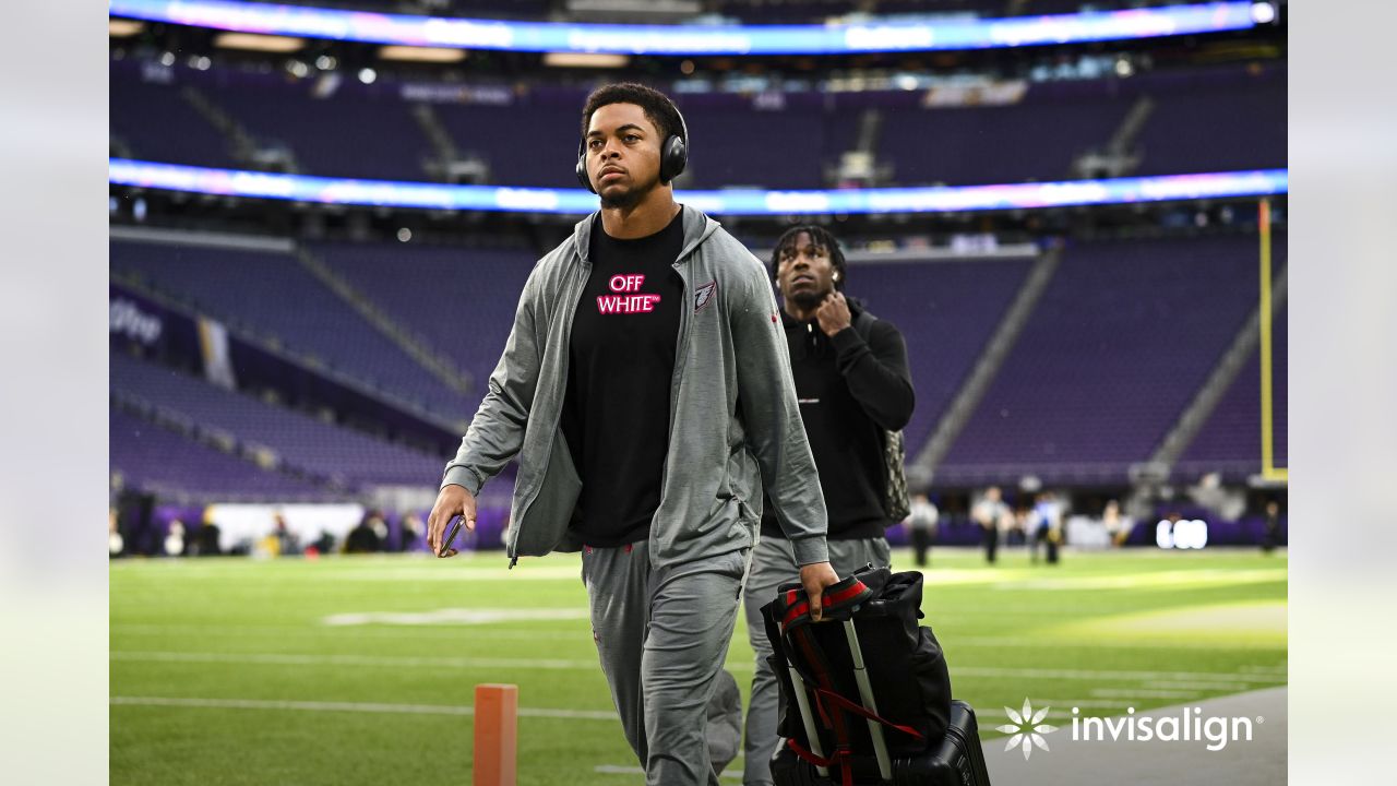 ARRIVAL PHOTOS: Cardinals Arrive For The Vikings Game