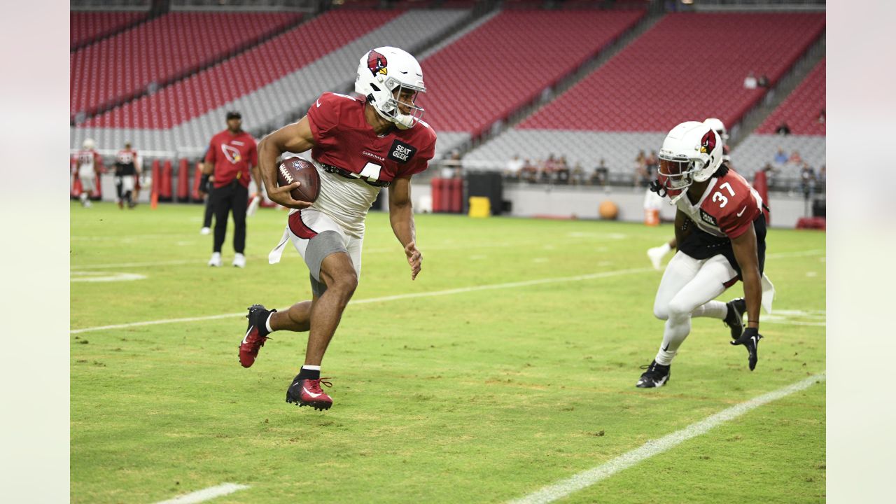 Cardinals star backer Isaiah Simmons growing comfortable with green dot