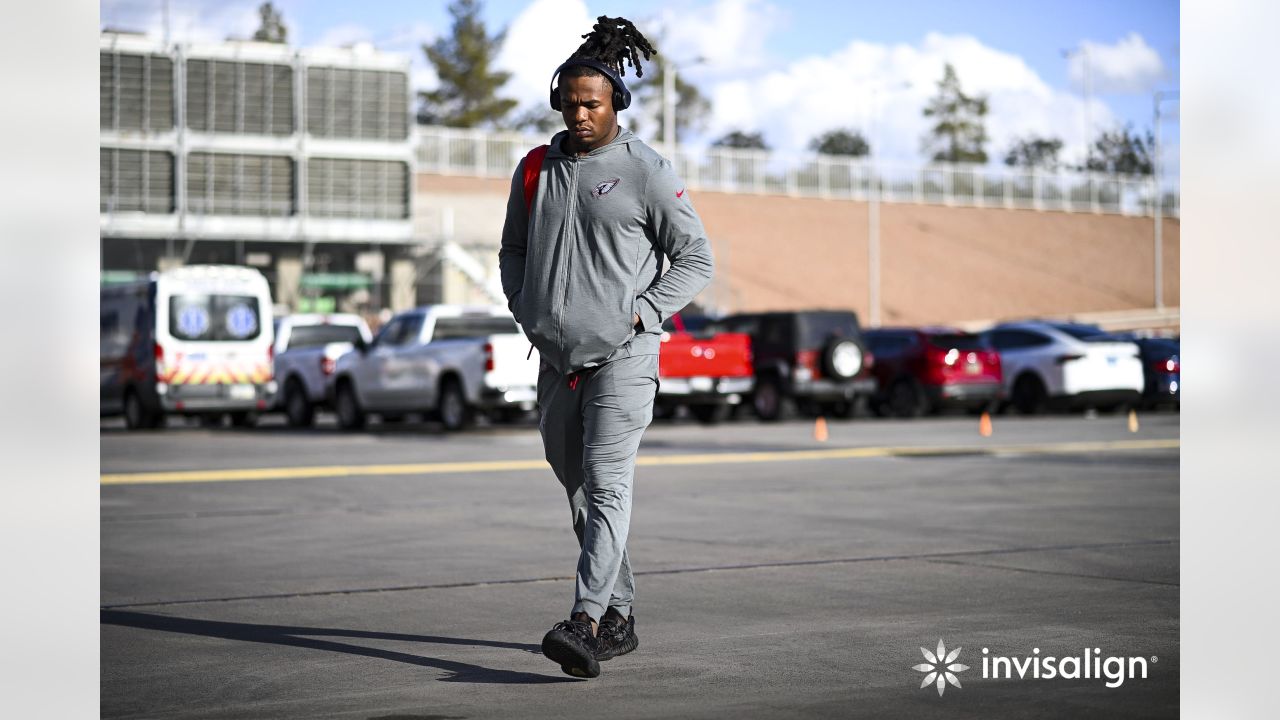 ARRIVAL PHOTOS: Cardinals Arrive For The Patriots Game