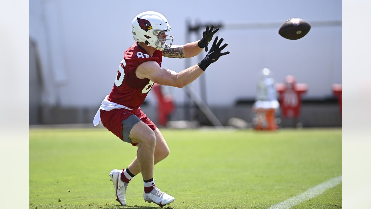 Arizona Cardinals running back James Conner (6) warms up before an NFL  football game against the New York Giants, Sunday, Sept. 17, 2023, in  Glendale, Ariz. (AP Photo/Ross D. Franklin Stock Photo - Alamy