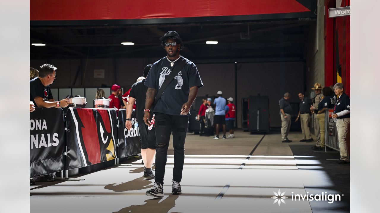 ARRIVAL PHOTOS: Cardinals Arrive For The Eagles Game