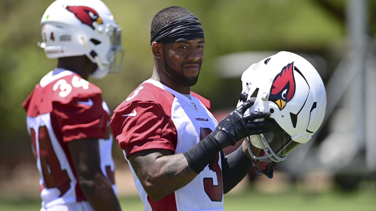 Dark visors all the rage for Seahawks players during training camp