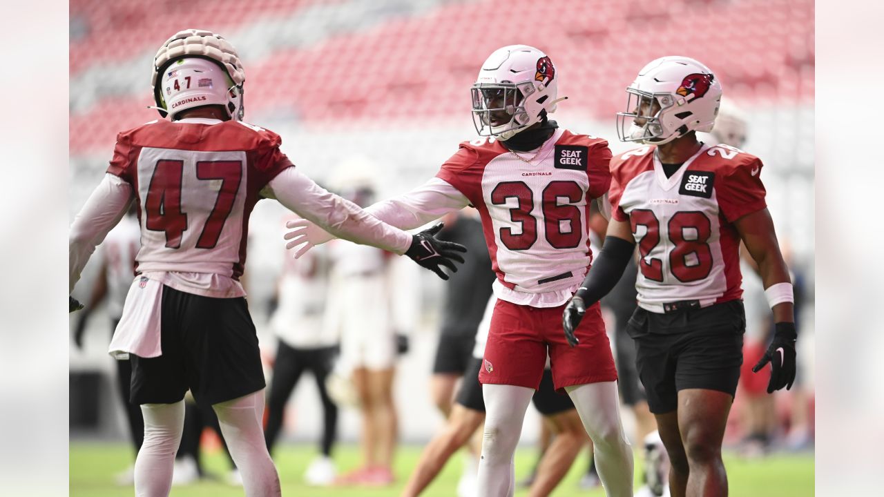 Cardinals center Rodney Hudson informs team he's returning, will