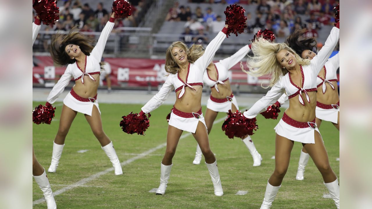 Arizona Cardinals quarterback Sam Bradford (9) during the first half of an  preseason NFL football game against the Los Angeles Chargers, Saturday,  Aug. 11, 2018, in Glendale, Ariz. (AP Photo/Rick …