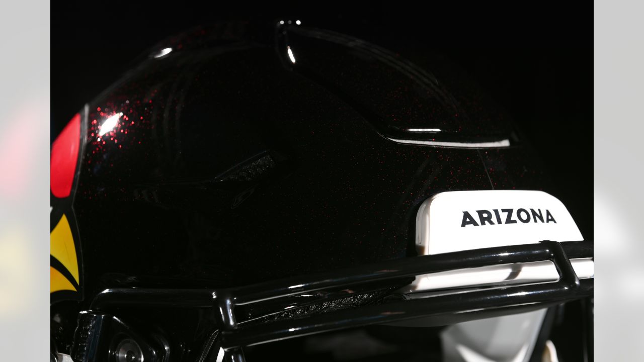 Arizona Cardinals unveil alternate black helmets with black