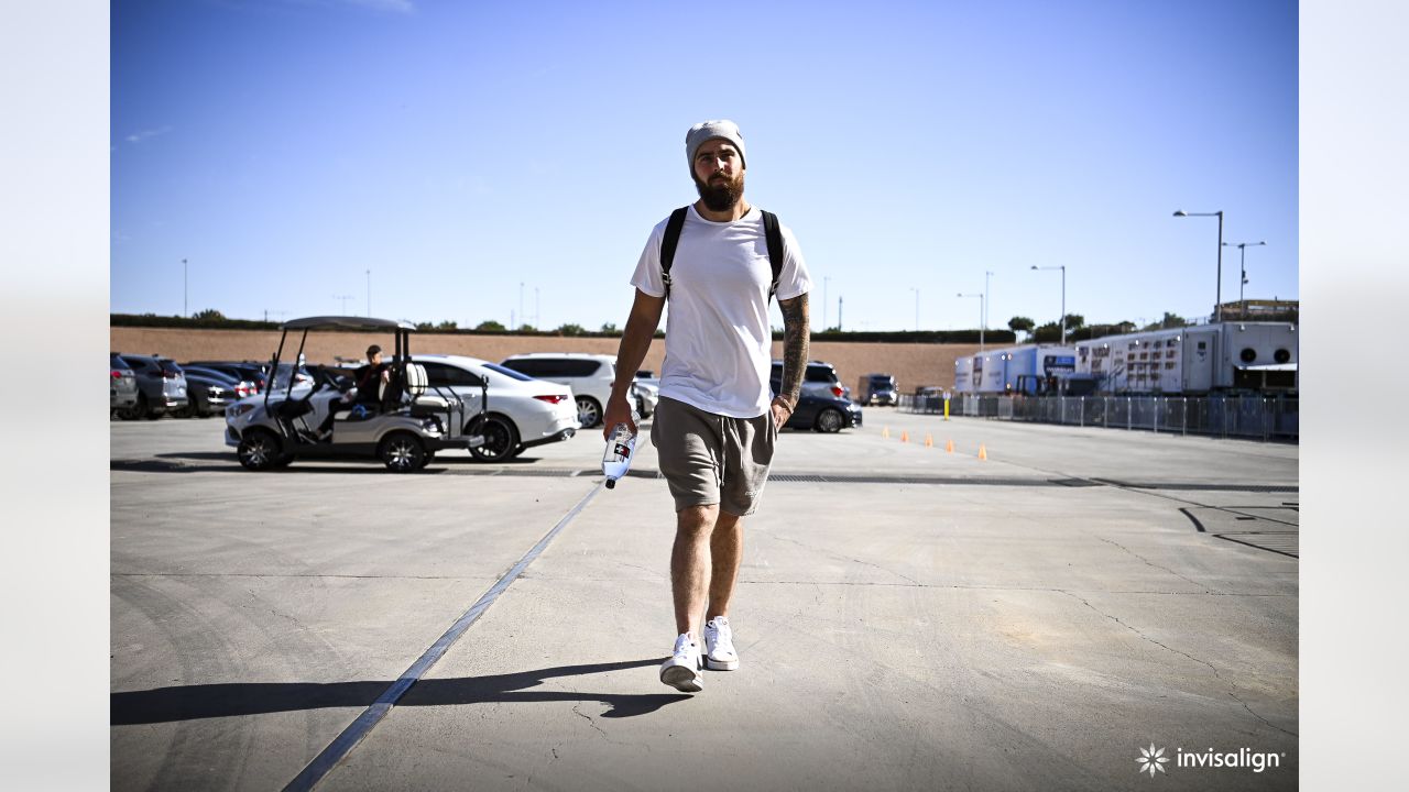 ARRIVAL PHOTOS: Cardinals Arrive For The Saints Game