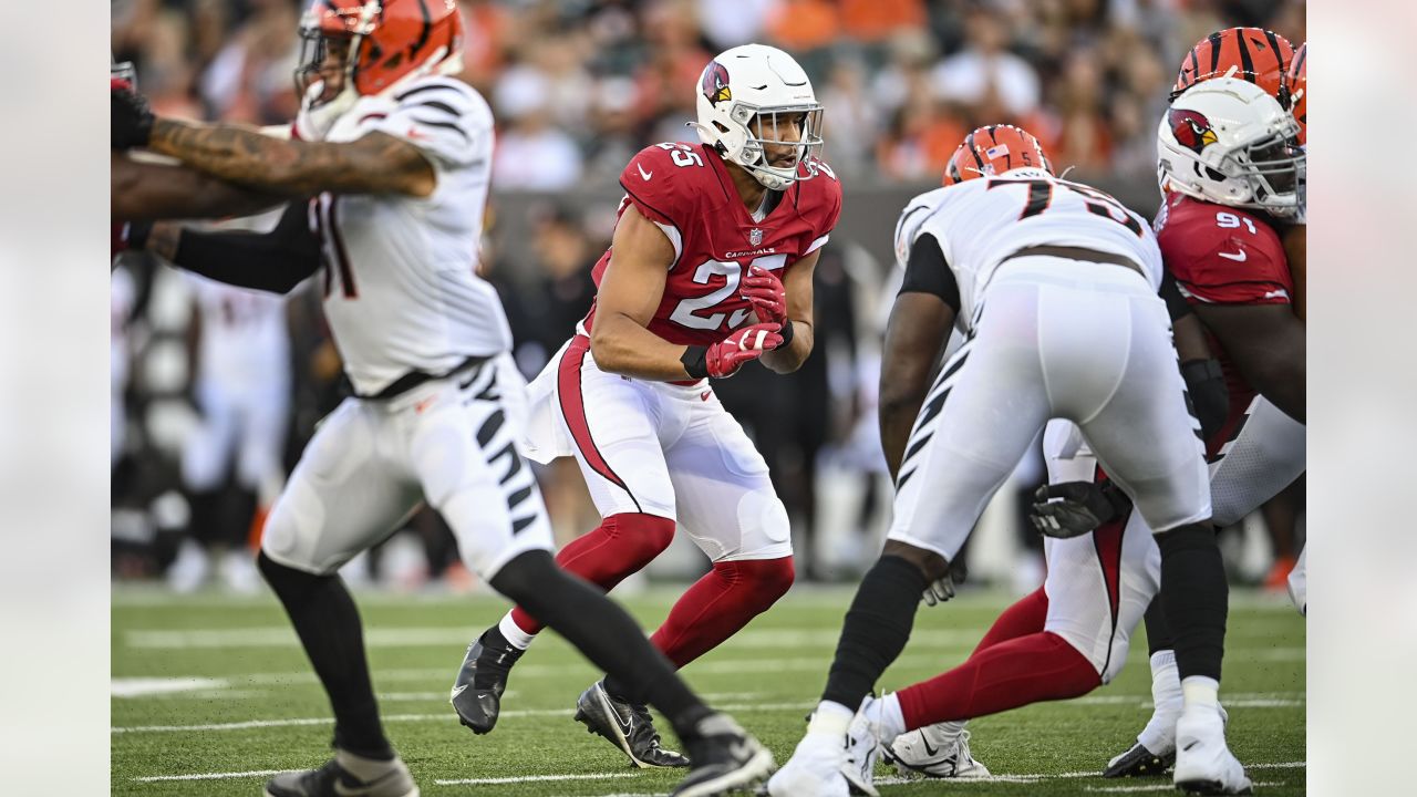 Arizona Cardinals defensive tackle Leki Fotu (95) looks up at a replay  during an NFL football game against the Cincinnati Bengals, Friday, Aug.  12, 2022, in Cincinnati. (AP Photo/Zach Bolinger Stock Photo - Alamy