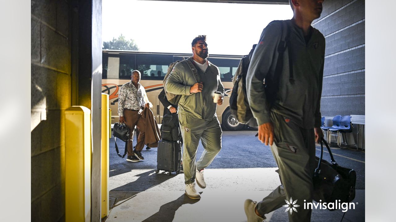 ARRIVAL PHOTOS: Cardinals Arrive For The Seahawks Game