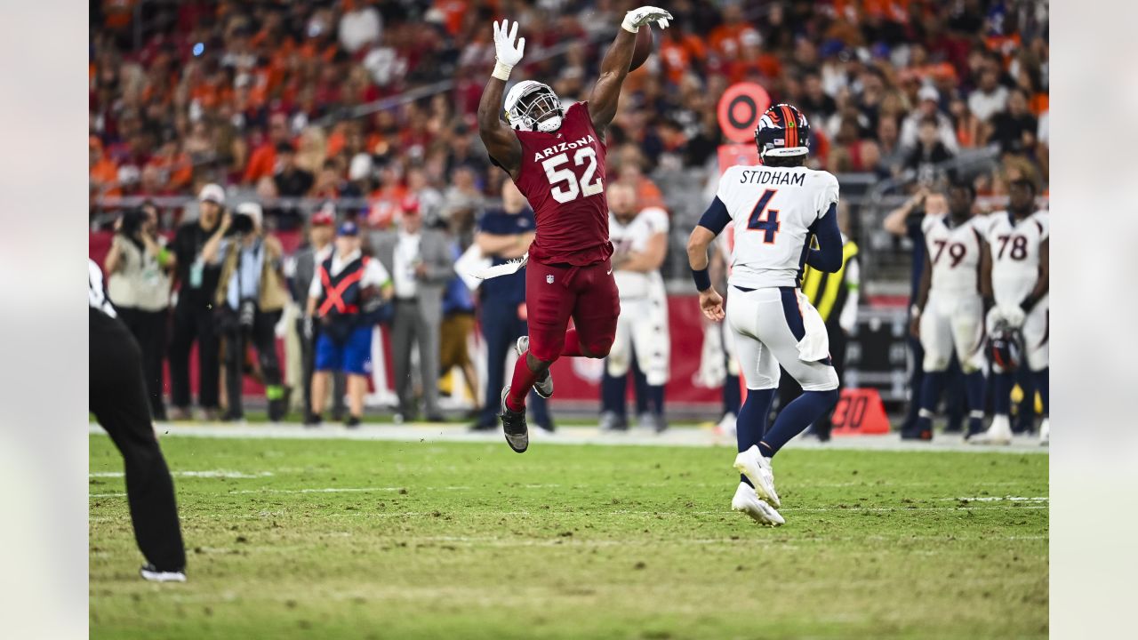 GLENDALE, AZ - DECEMBER 25: Arizona Cardinals Linebacker Victor