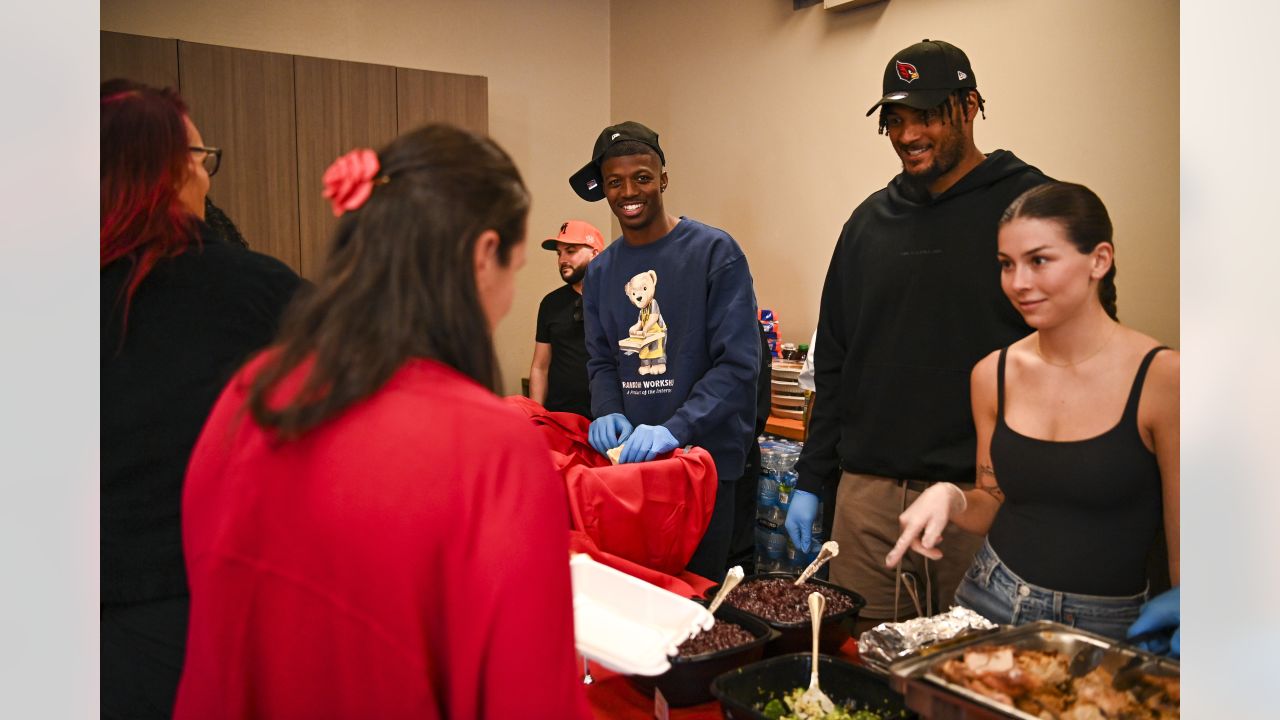 VIDEO: Cardinals Players And Staff Serve Over 500 Thanksgiving Meals