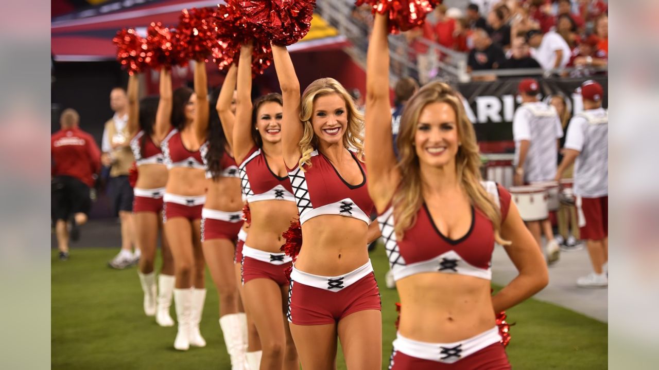 2,059 Arizona Cardinals Cheerleader Stock Photos, High-Res