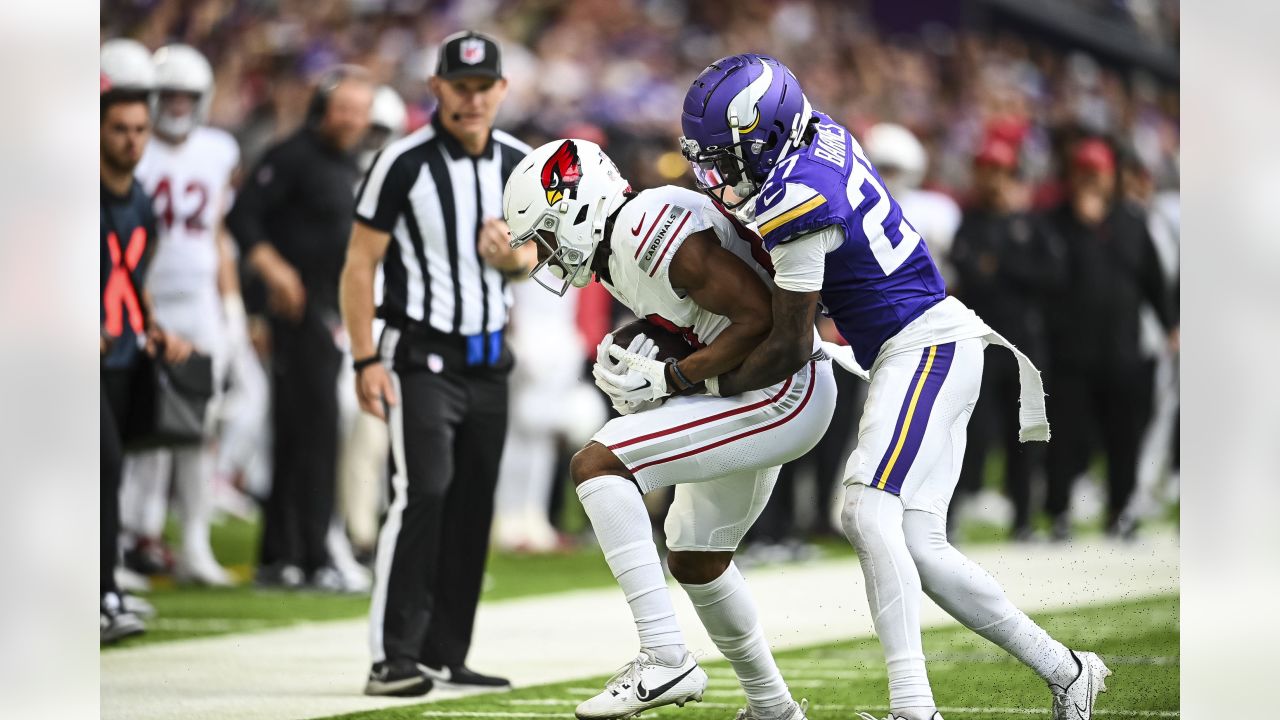 Arizona Cardinals quarterback Clayton Tune warms up prior to an NFL  preseason football game against the Minnesota Vikings, Saturday, Aug. 26,  2023, in Minneapolis. (AP Photo/Abbie Parr Stock Photo - Alamy