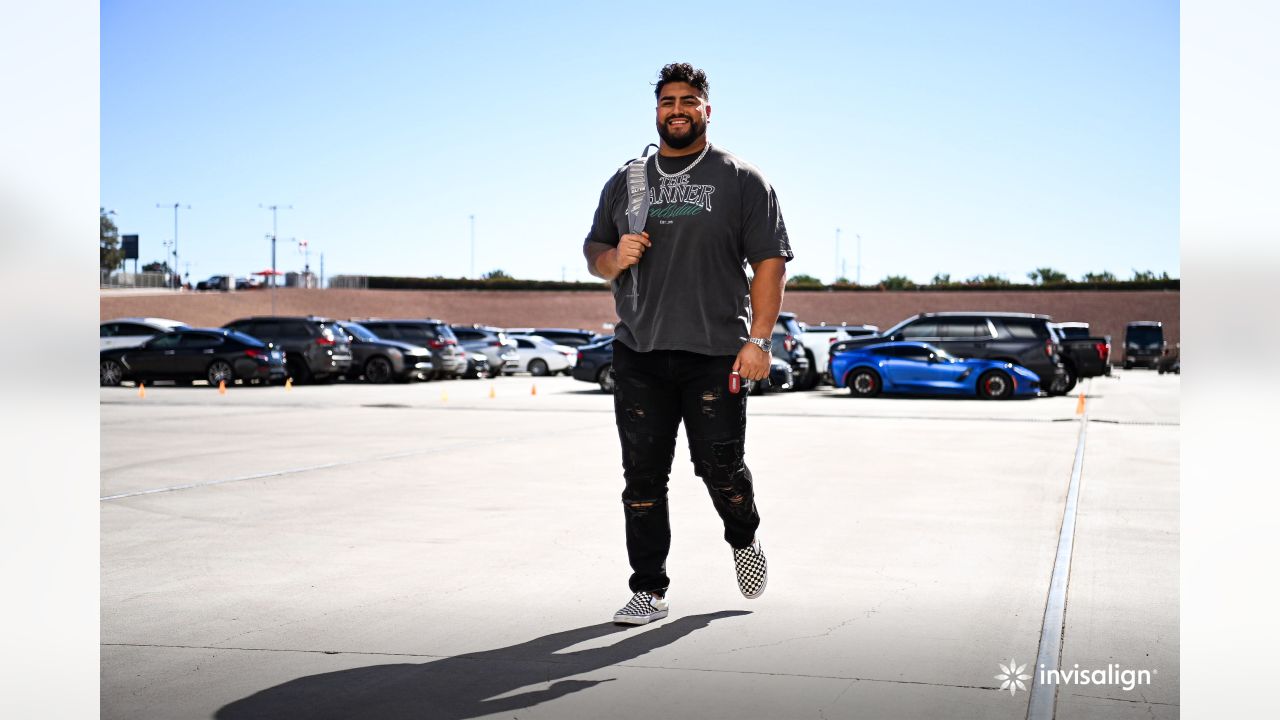 ARRIVAL PHOTOS: Cardinals Arrive For The Seahawks Game