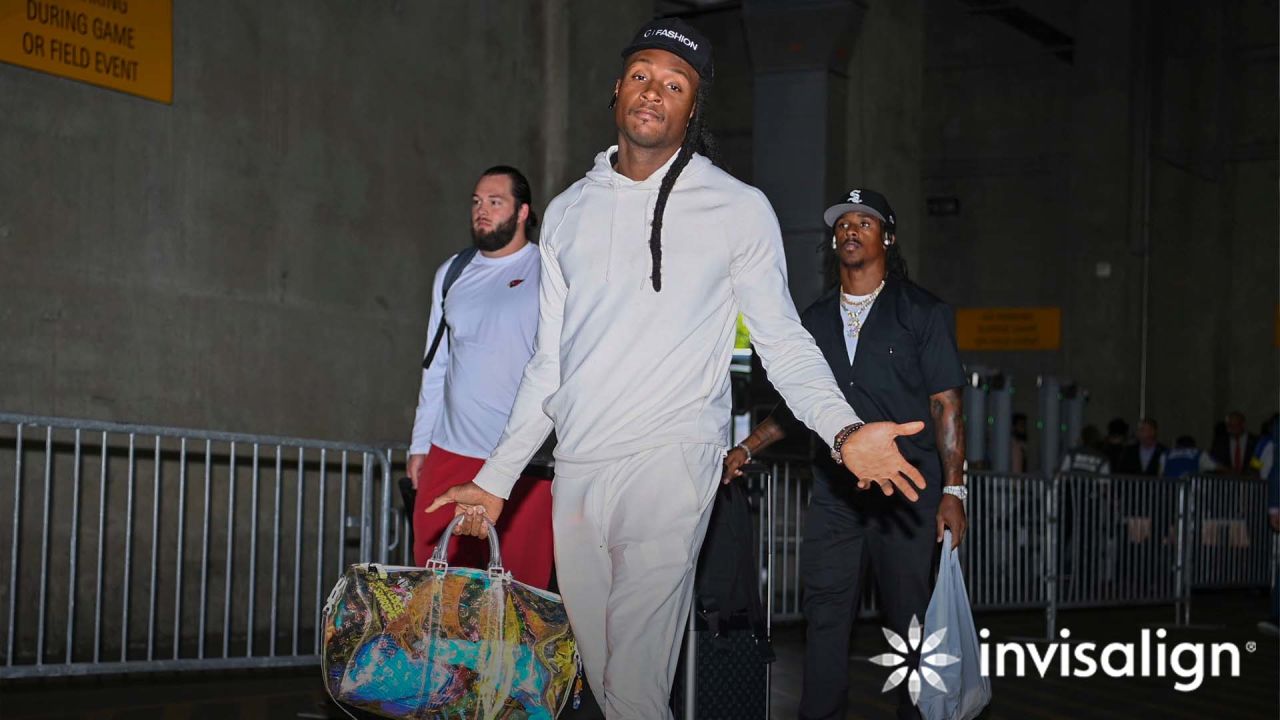 ARRIVAL PHOTOS: Cardinals Arrive For The Broncos Game