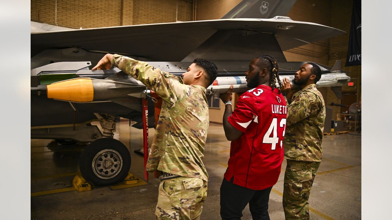 AZ Cardinals visit Luke in salute to service > Luke Air Force Base >  Article Display