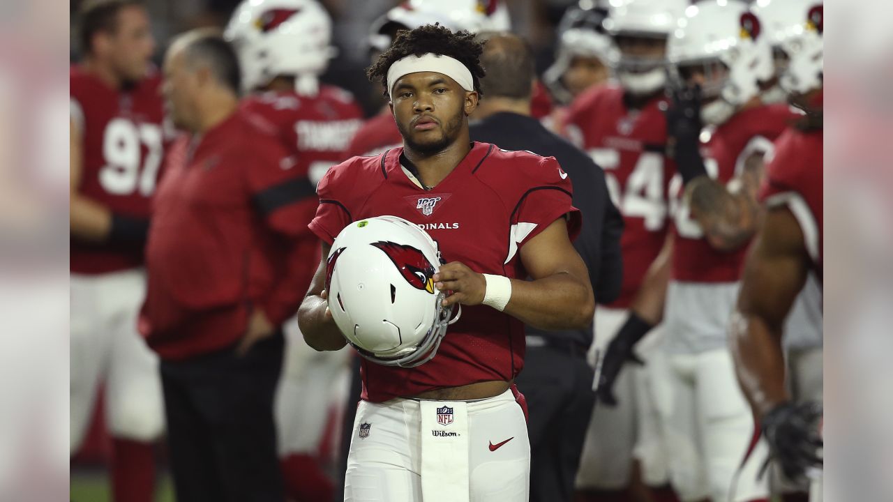 Arizona Cardinals quarterback Kyler Murray (1) warms up prior to