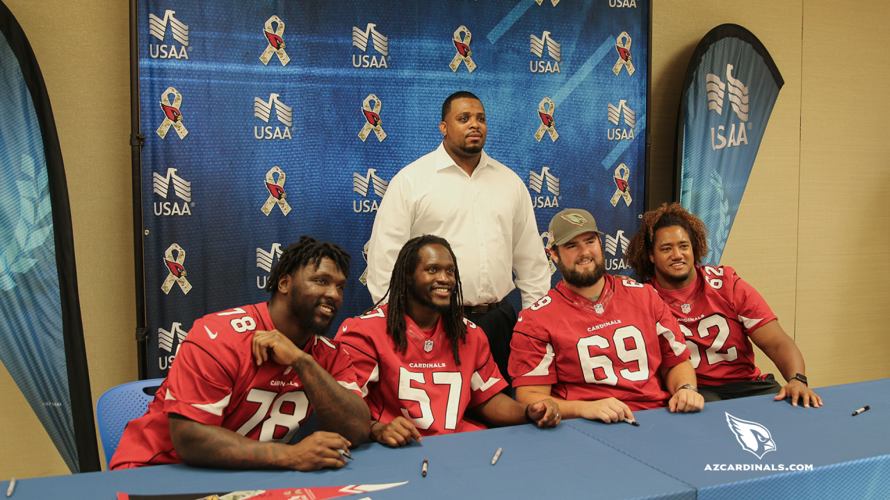 Cardinals visit Phoenix VA to acknowledge vets