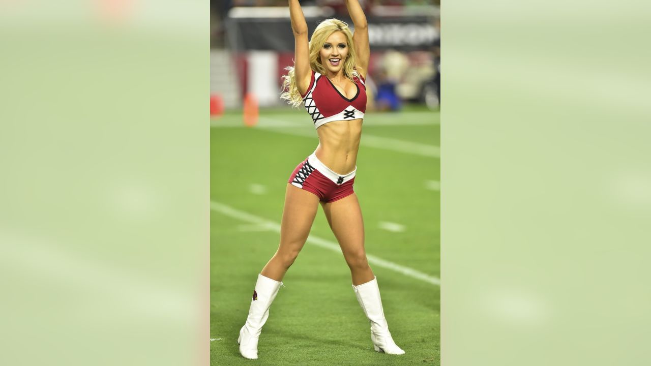 Titans Cheerleader Spotlight: Andrea