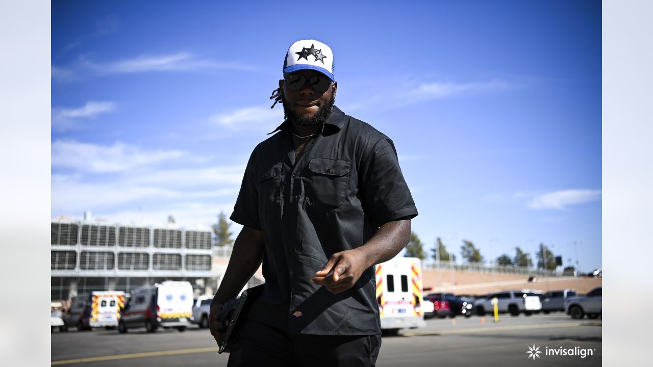 ARRIVAL PHOTOS: Cardinals Arrive For The Saints Game