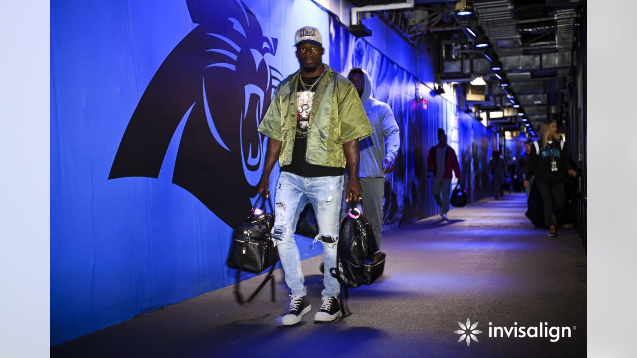 ARRIVAL PHOTOS: Cardinals Arrive For The Panthers Game