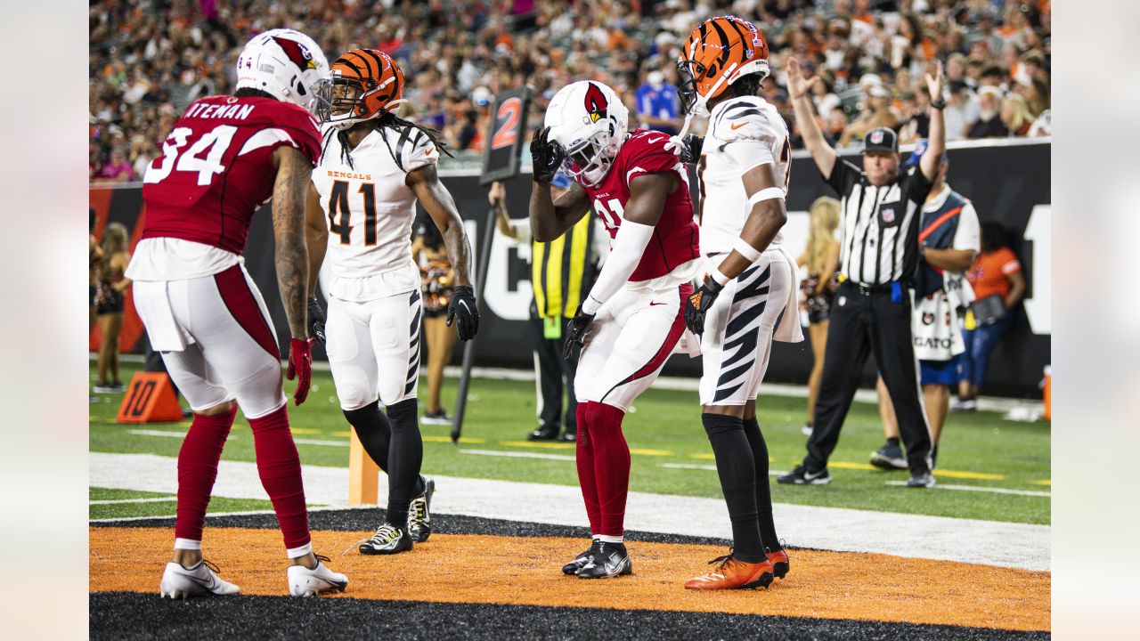 Arizona Cardinals defensive tackle Leki Fotu (95) looks up at a replay  during an NFL football game against the Cincinnati Bengals, Friday, Aug.  12, 2022, in Cincinnati. (AP Photo/Zach Bolinger Stock Photo - Alamy