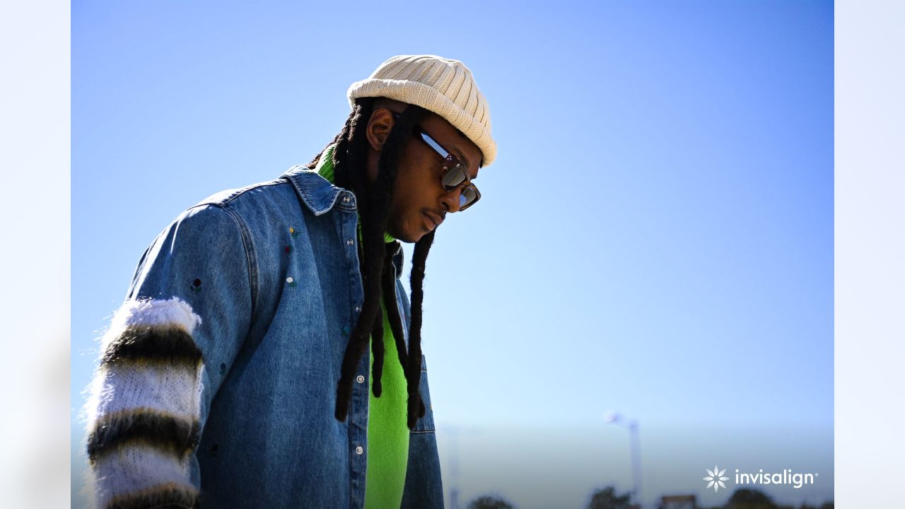 ARRIVAL PHOTOS: Cardinals Arrive For The Seahawks Game