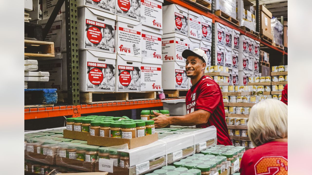 PHOTOS: Rookies Volunteer At United Food Bank