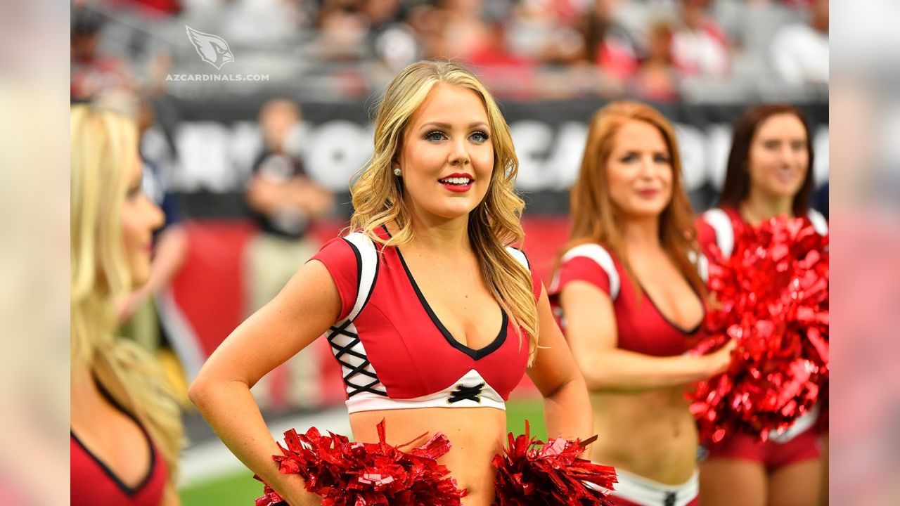 Meet Jacqueline: Software Engineer and Former Arizona Cardinals Cheerleader  - Science Cheerleaders