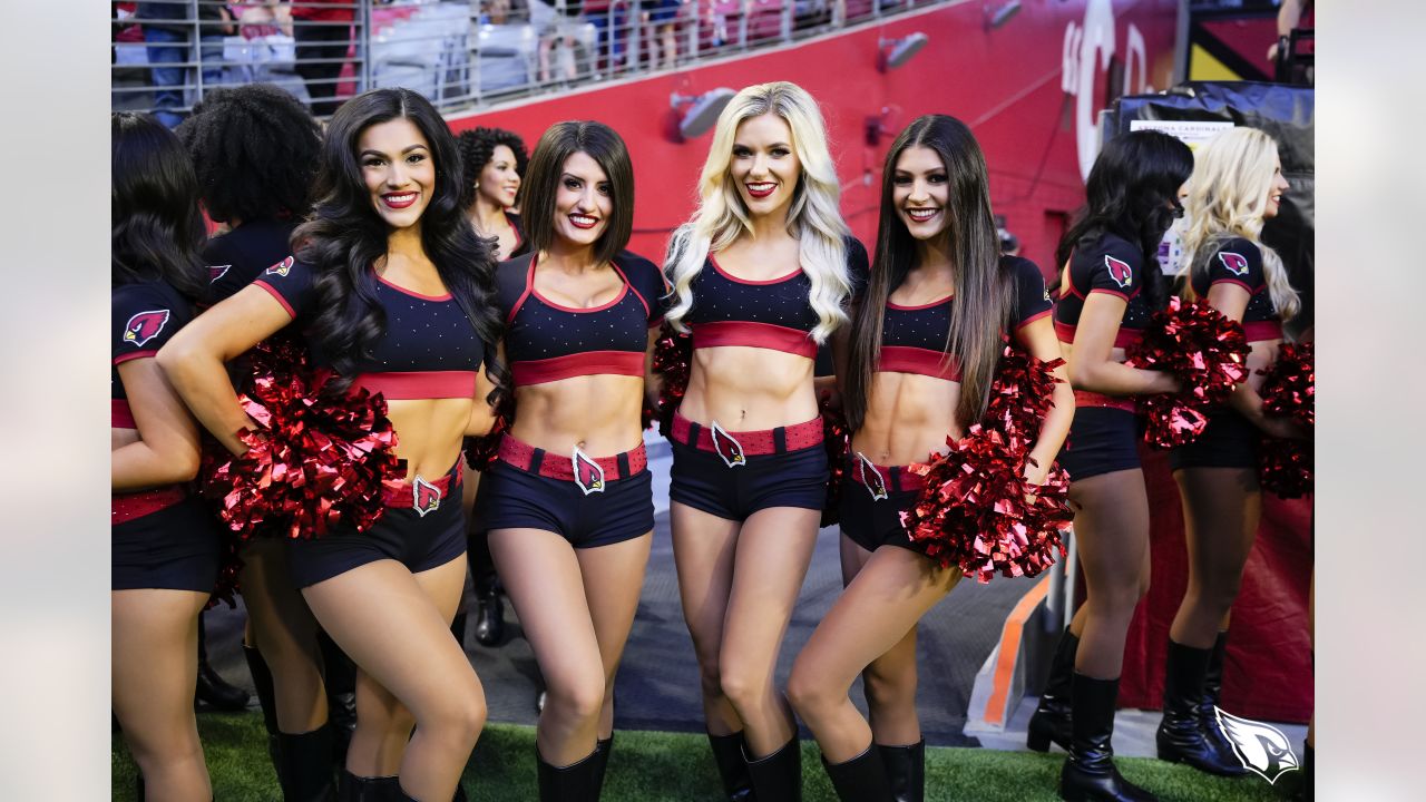 PHOTOS: Cheerleaders At The Saints Game