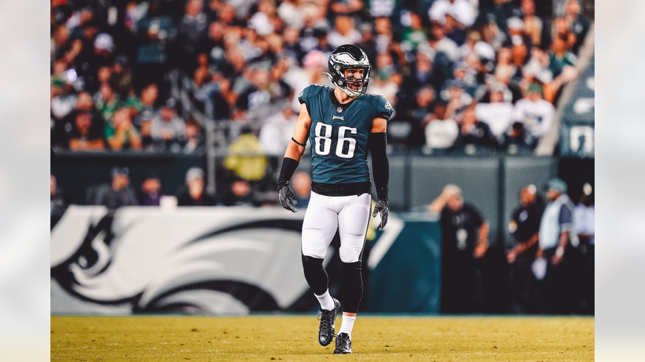 Arizona Cardinals tight end Zach Ertz (86) pictured after an NFL football  game against the Washington Commanders, Sunday, September 10, 2023 in  Landover, Maryland. (AP Photo/Daniel Kucin Jr Stock Photo - Alamy