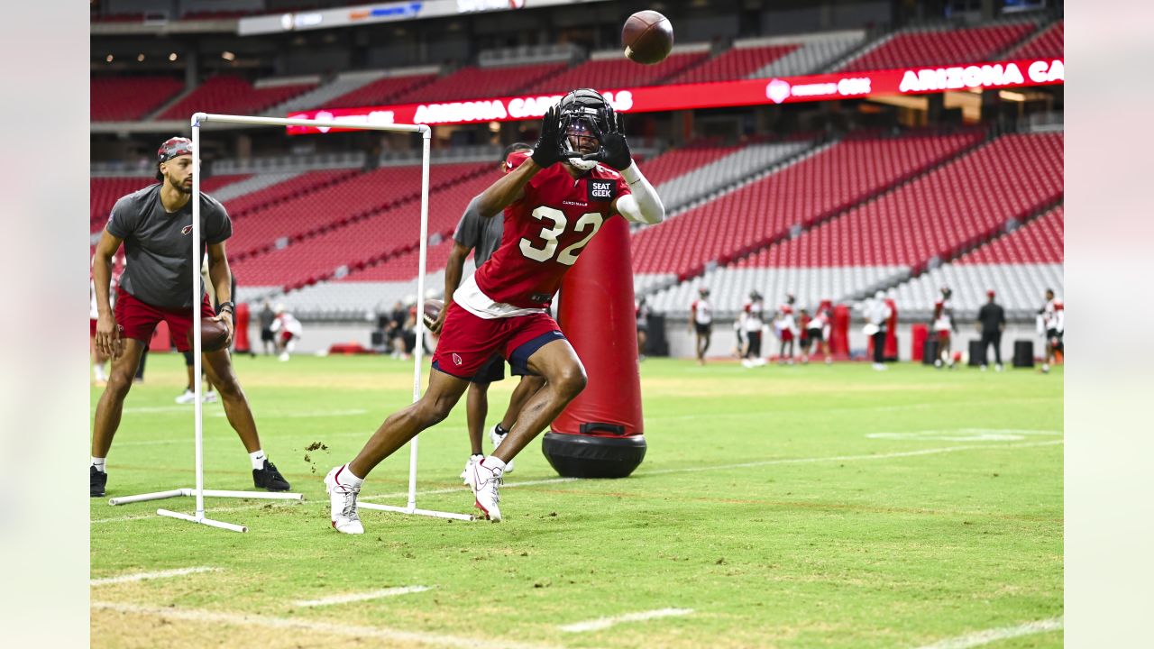 Arizona Cardinals wide receiver Andy Isabella practices a kickoff return  before a football game Sunday, Sept 19, 2021, in Glendale, AZ. (AP  Photo/Darryl Webb Stock Photo - Alamy