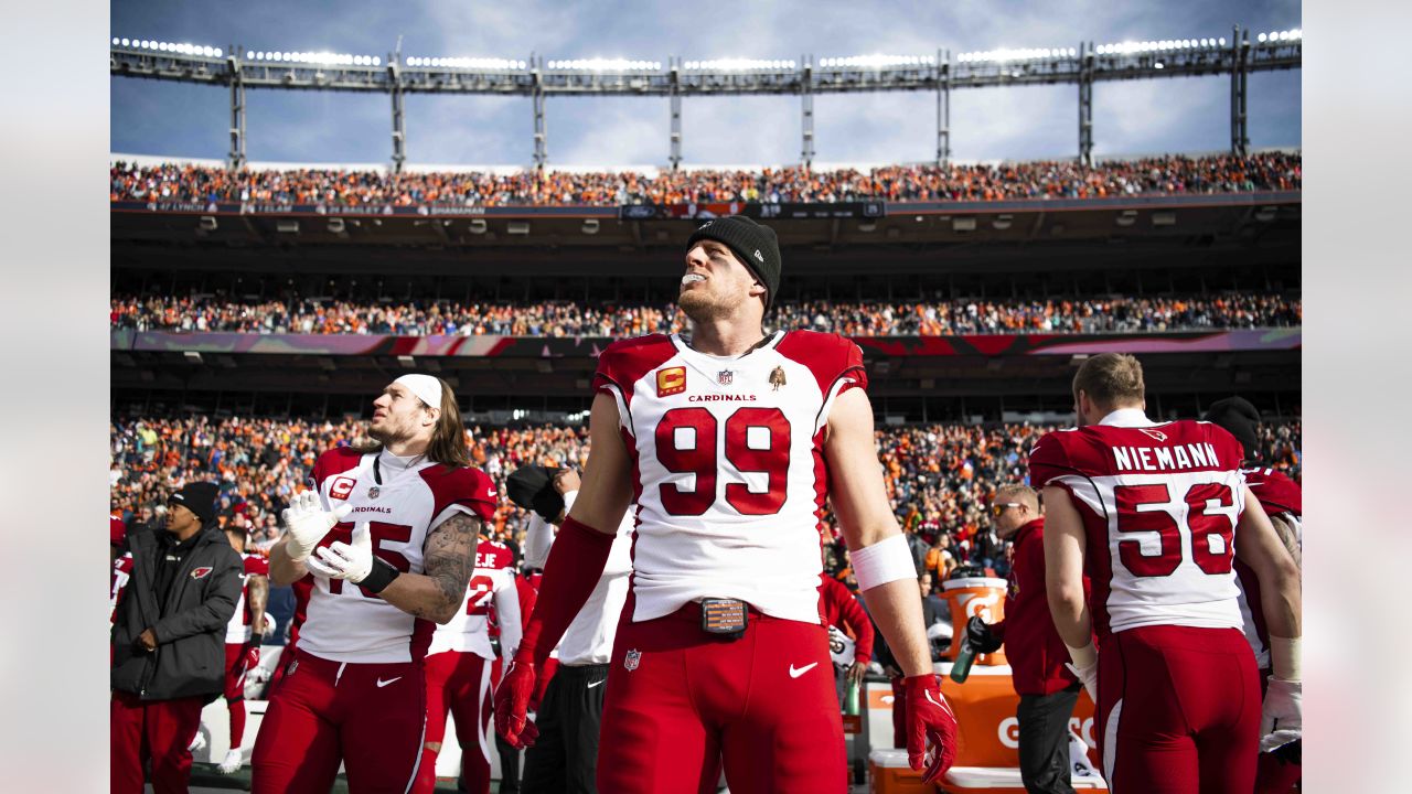 November 13, 2022 Inglewood, CA.Arizona Cardinals defensive end J.J. Watt  #99 in action as Los Angeles Rams offensive tackle Ty Nsekhe #68 looks to  block in the first quarter during the NFL